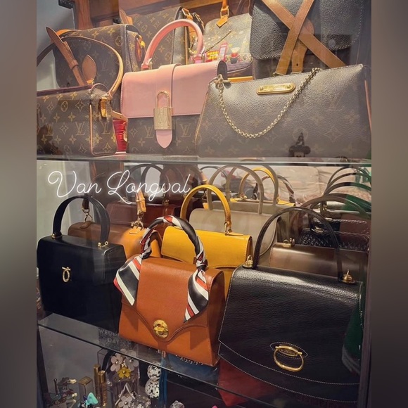 🖤 100% AUTHENTIC VINTAGE BALLY QUILTED LAMB LEATHER BAG 🖤 - Picture 7 of 7